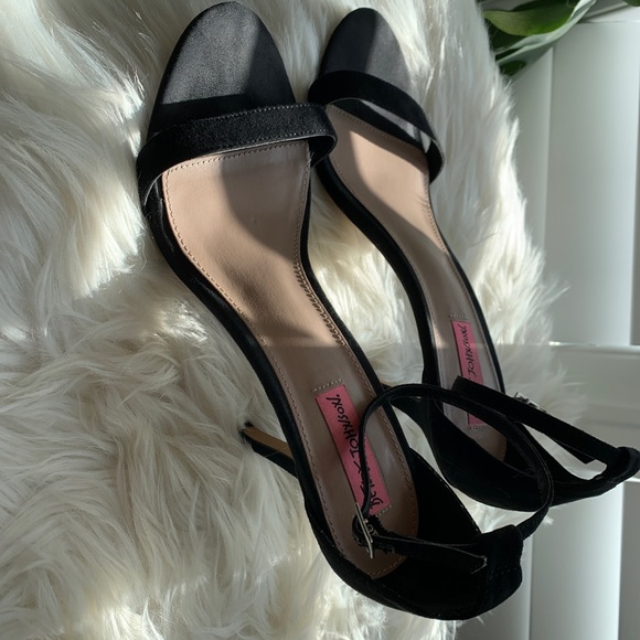 Sz 8.5 Betsy Johnson ankle strap black suede heel - Picture 3 of 6